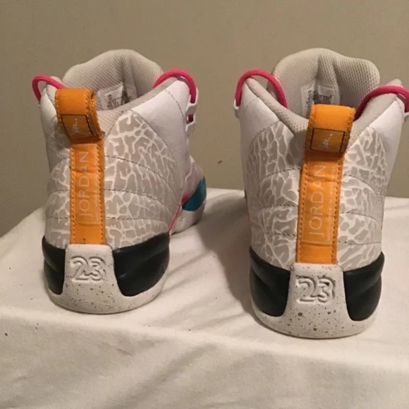 🔥😎JORDAN, unisex, size 5Y, new condition, see photos, these are immaculate 🔥